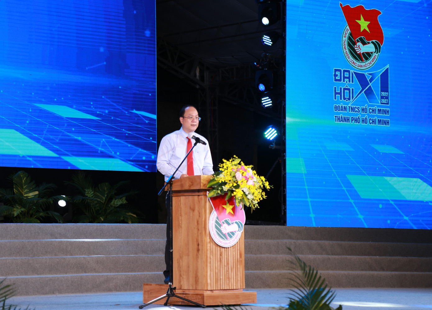 Ông Nguyễn Hồ Hải, Phó Bí thư Thành ủy TPHCM chúc mừng ngày lễ trọng đại của tổ chức Đoàn