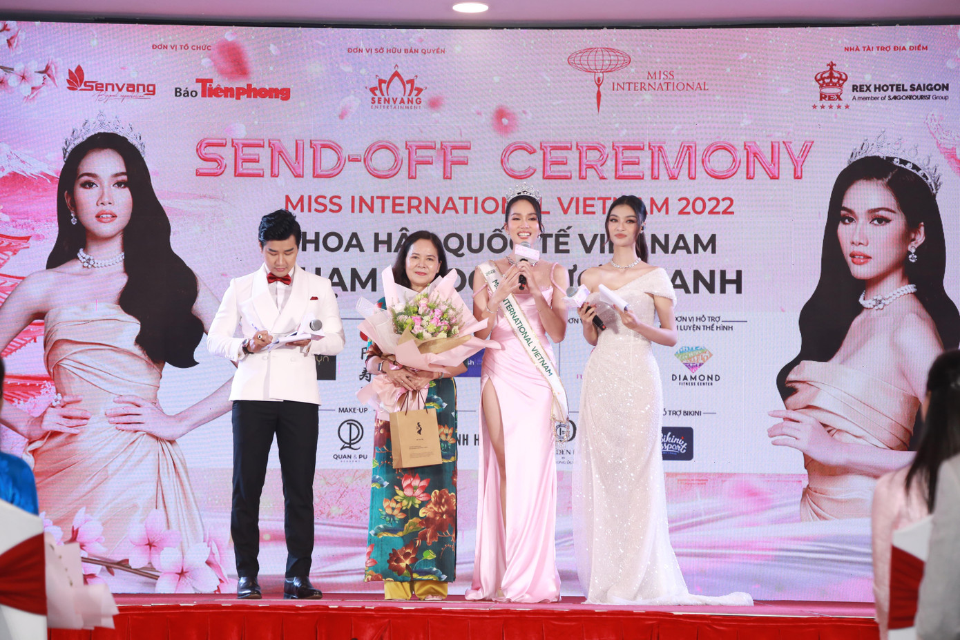 Mẹ Phương Anh góp mặt trong ngày trọng đại của con gái và có những chia sẻ xúc động.