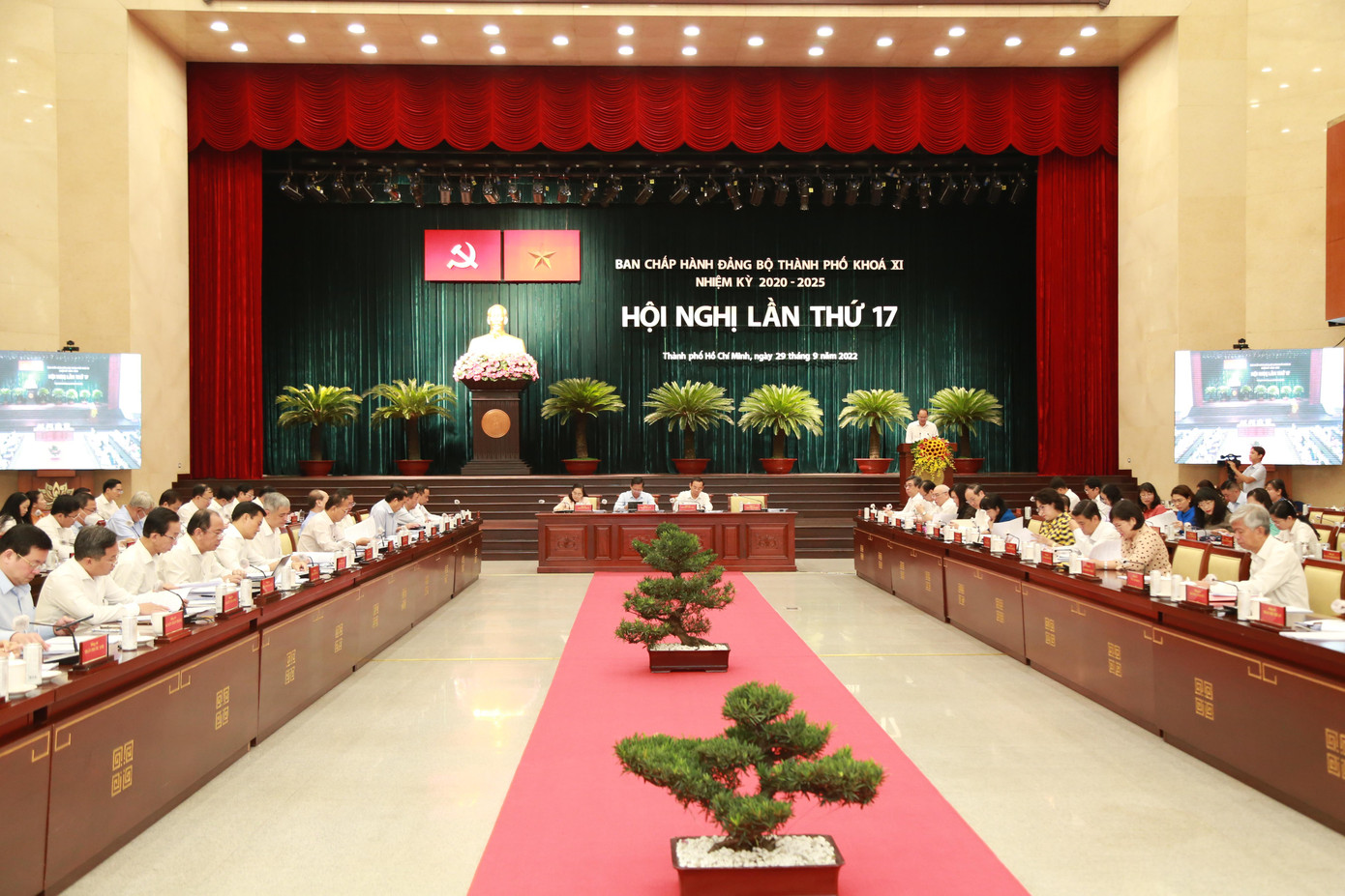 Toàn cảnh Hội nghị lần thứ 17 Ban Chấp hành Đảng bộ TPHCM khóa XI sáng 29/9.