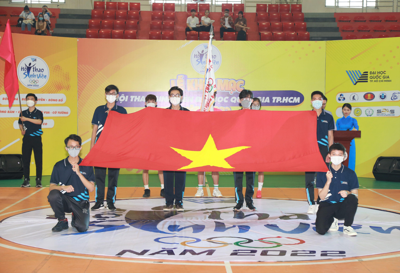 ThS. Trần Anh Cường, Phó trưởng ban Ban Công tác sinh viên, Phó trưởng ban tổ chức hội thao, cho biết các vận động viên sinh viên tham gia tranh tài ở 8 bộ môn, trong đó có 6 môn truyền thống là bóng đá, bóng chuyền, bóng rổ… cùng 2 môn thi mới là bơi lội và kéo co.