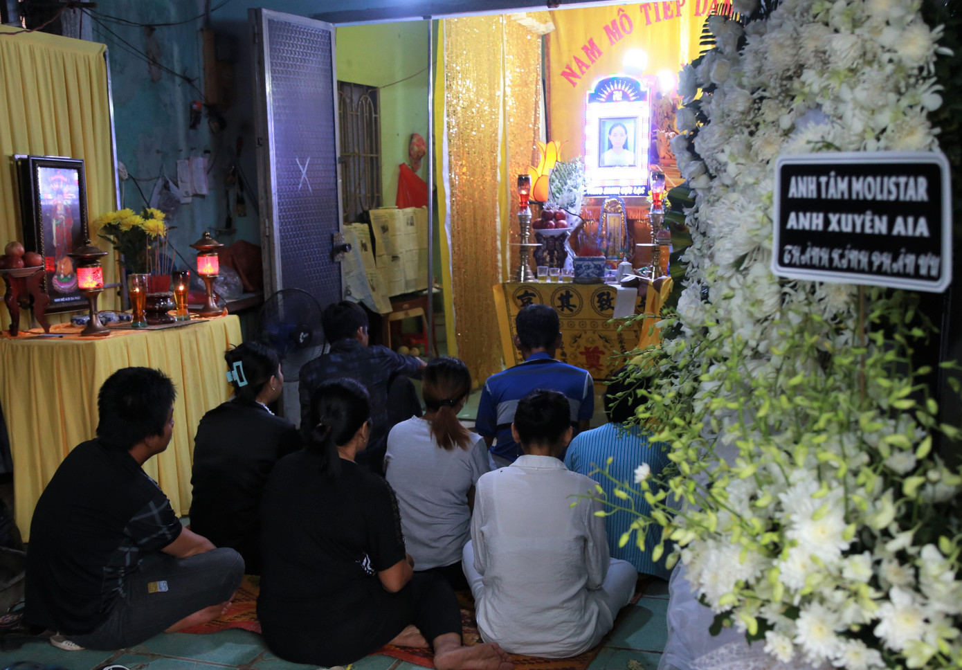 Sáng nay, lễ truy điệu, động quan tiễn đưa người mẫu Châu Kim Sang diễn ra tại căn nhà trọ ở khu phố 7, phường Thới An, quận 12, TPHCM.