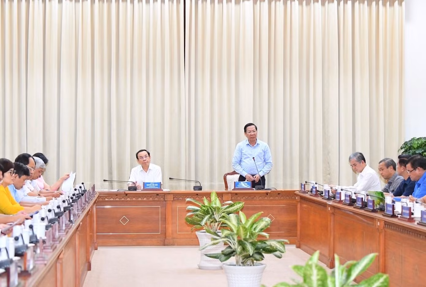 Chủ tịch UBND TPHCM Phan Văn Mãi cho rằng lãnh đạo cấp trên cần tạo niềm tin, chia sẻ cho cấp dưới.