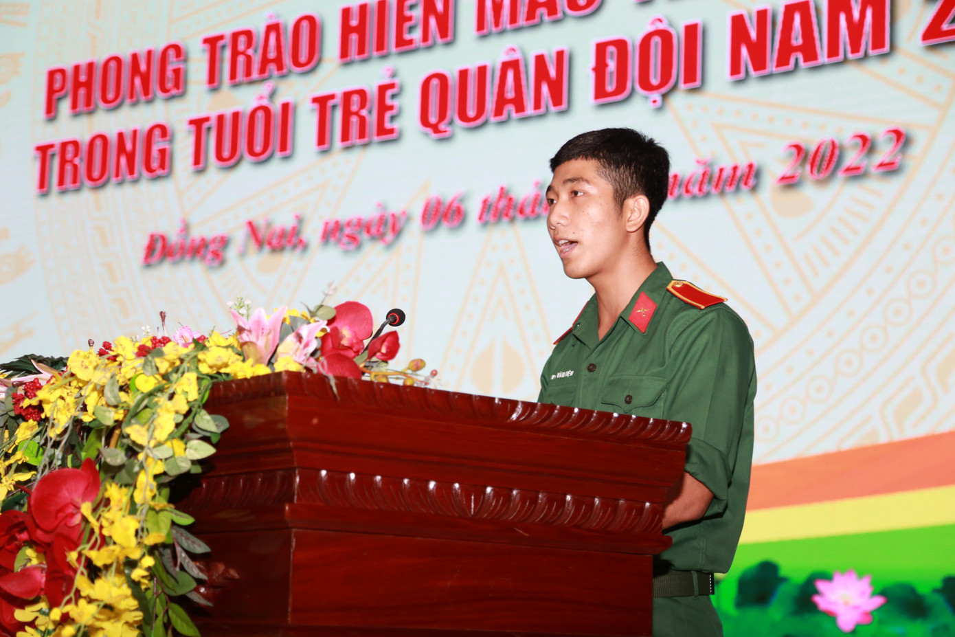 Đại diện tuổi trẻ toàn quân, binh nhất Nguyễn Văn Điện (Trường Sĩ quan Lục quân 2) hưởng ứng mạnh mẽ các nội dung, phần việc do Quân đội phát động, tổ chức