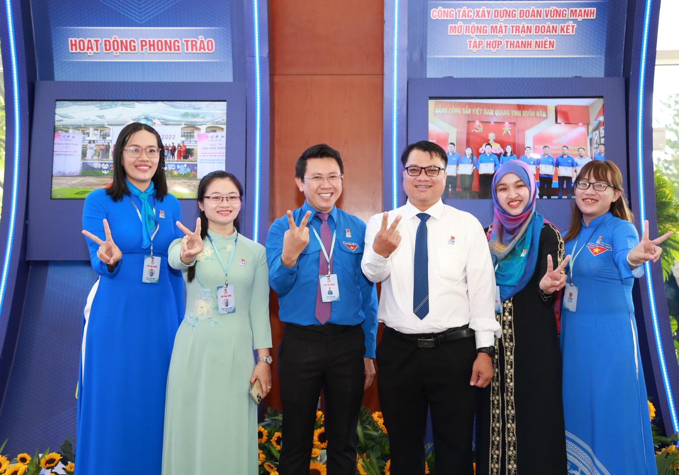 Tinh thần năng động, trẻ trung của đại biểu tại ngày hội lớn của tuổi trẻ TPHCM. Tinh thần năng động, trẻ trung của đại biểu tại ngày hội lớn của tuổi trẻ TPHCM.