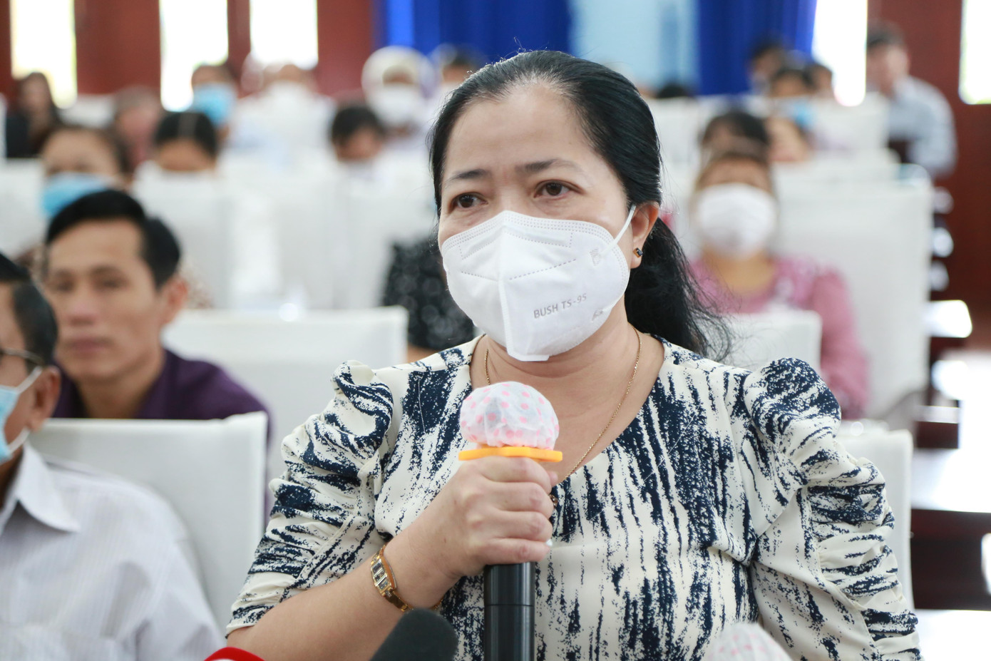 Cử tri huyện Củ Chi nêu ý kiến với Chủ tịch nước và tổ ĐBQH. Ảnh: Ngô Tùng Cử tri huyện Củ Chi nêu ý kiến với Chủ tịch nước và tổ ĐBQH. Ảnh: Ngô Tùng