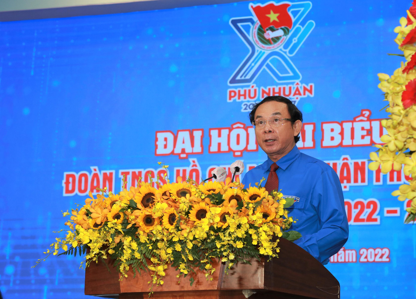 Bí thư Thành ủy TPHCM Nguyễn Văn Nên trò chuyện cùng các bạn trẻ tham dự đại hội