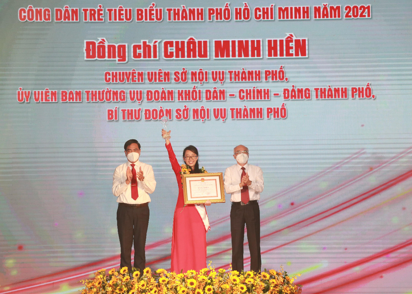 Tuyên dương chị Châu Minh Hiền.