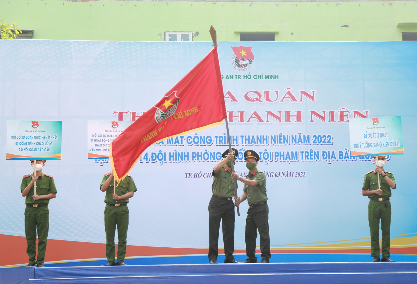 Tuổi trẻ Công an TPHCM ra quân thực hiện các công trình Tháng Thanh niên 2022