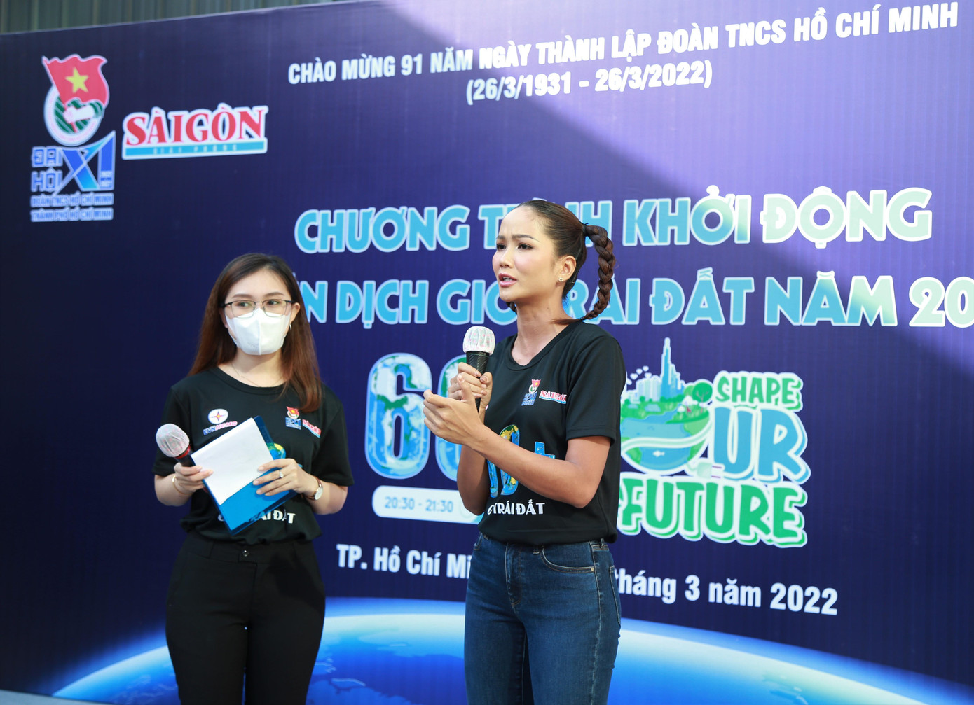 Hoa hậu H&apos;Hen Niê chia sẻ tại buổi lễ khởi động chiến dịch Giờ Trái đất 2022 - Ảnh: Ngô Tùng