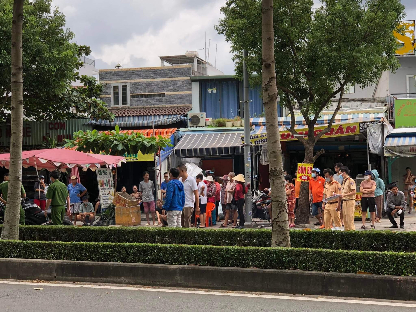 Cơ quan chức năng địa phương điều tra, làm rõ nguyên nhân vụ việc. Cơ quan chức năng địa phương điều tra, làm rõ nguyên nhân vụ việc.