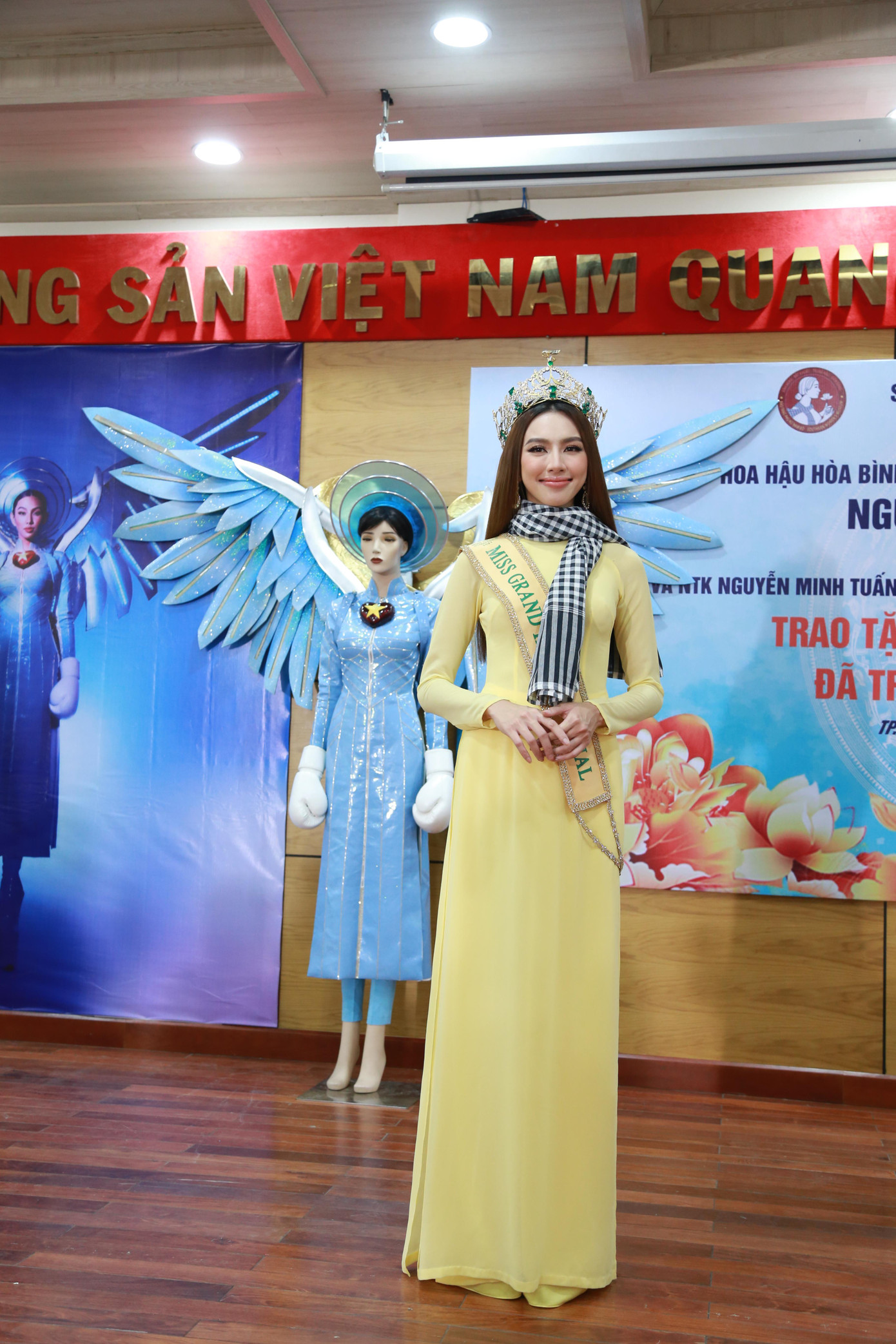 Trang phục này giúp Thùy Tiên "ghi điểm" sâu sắc với nhiều người.