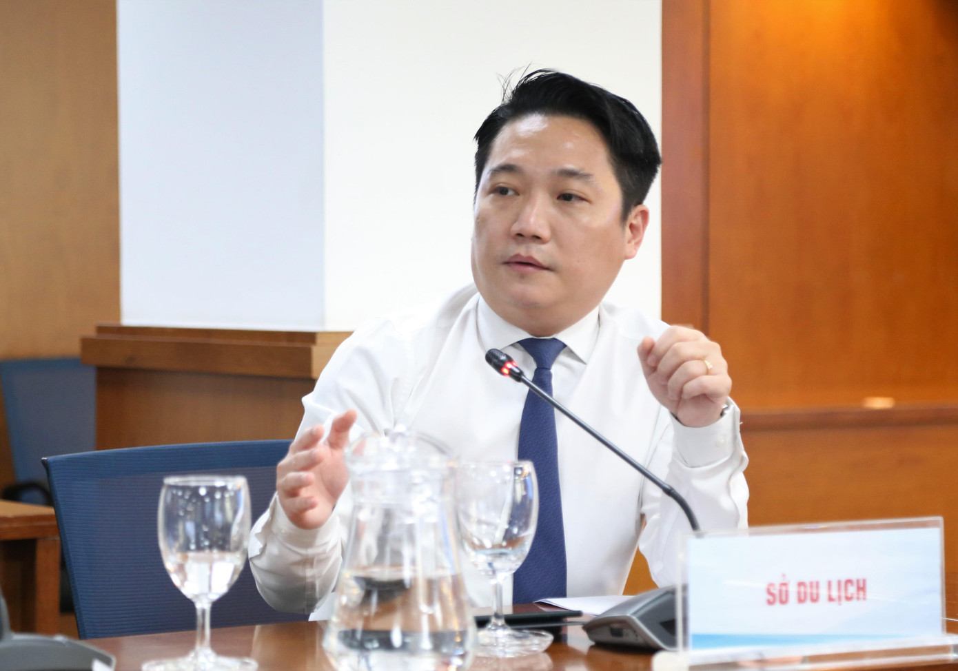 Phó Giám đốc Sở Du lịch TPHCM Lê Trương Hiền Hòa. Phó Giám đốc Sở Du lịch TPHCM Lê Trương Hiền Hòa.