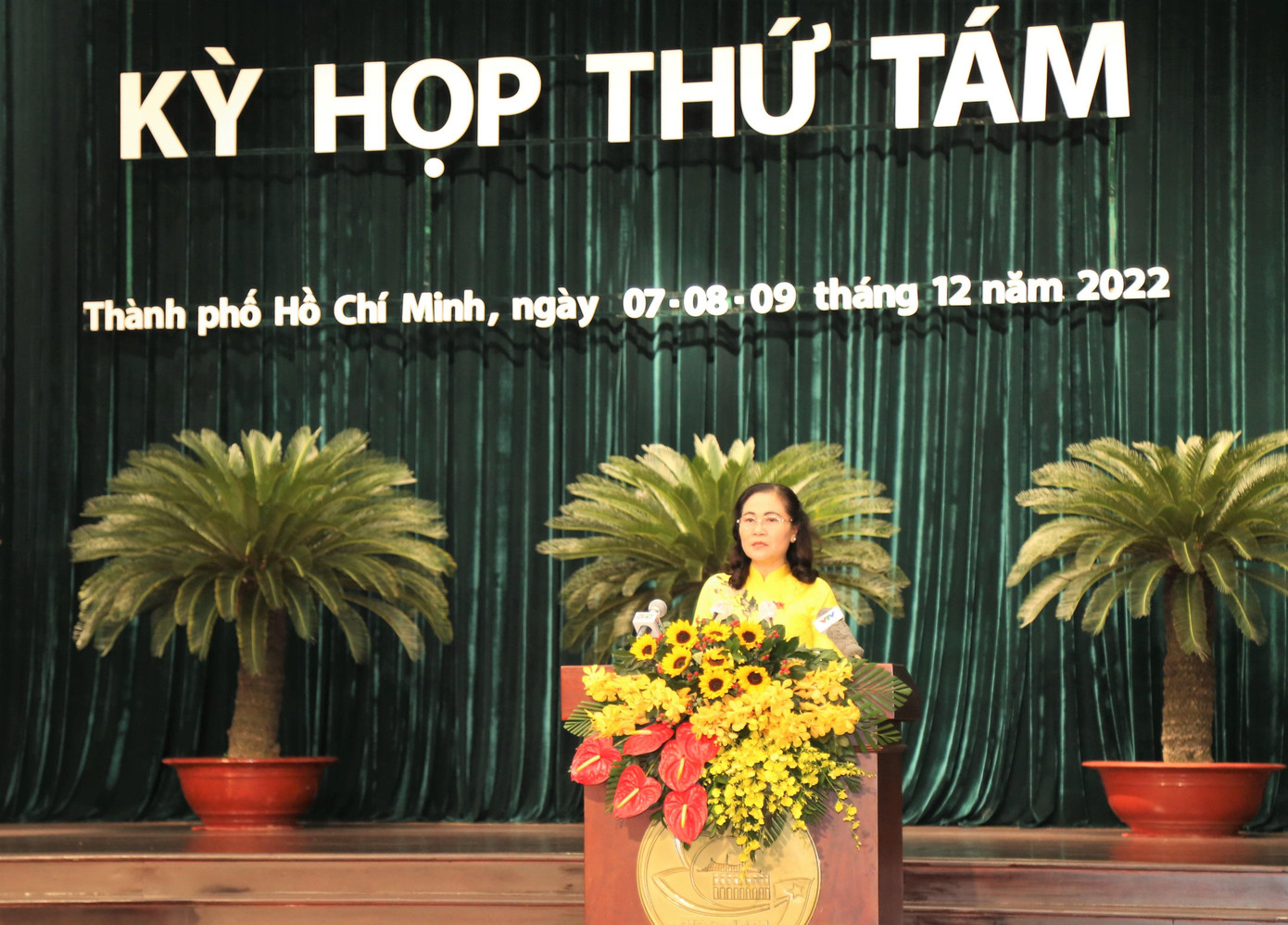 Chủ tịch HĐND TPHCM Nguyễn Thị Lệ phát biểu tại phiên bế mạc kỳ họp. Ảnh: Ngô Tùng