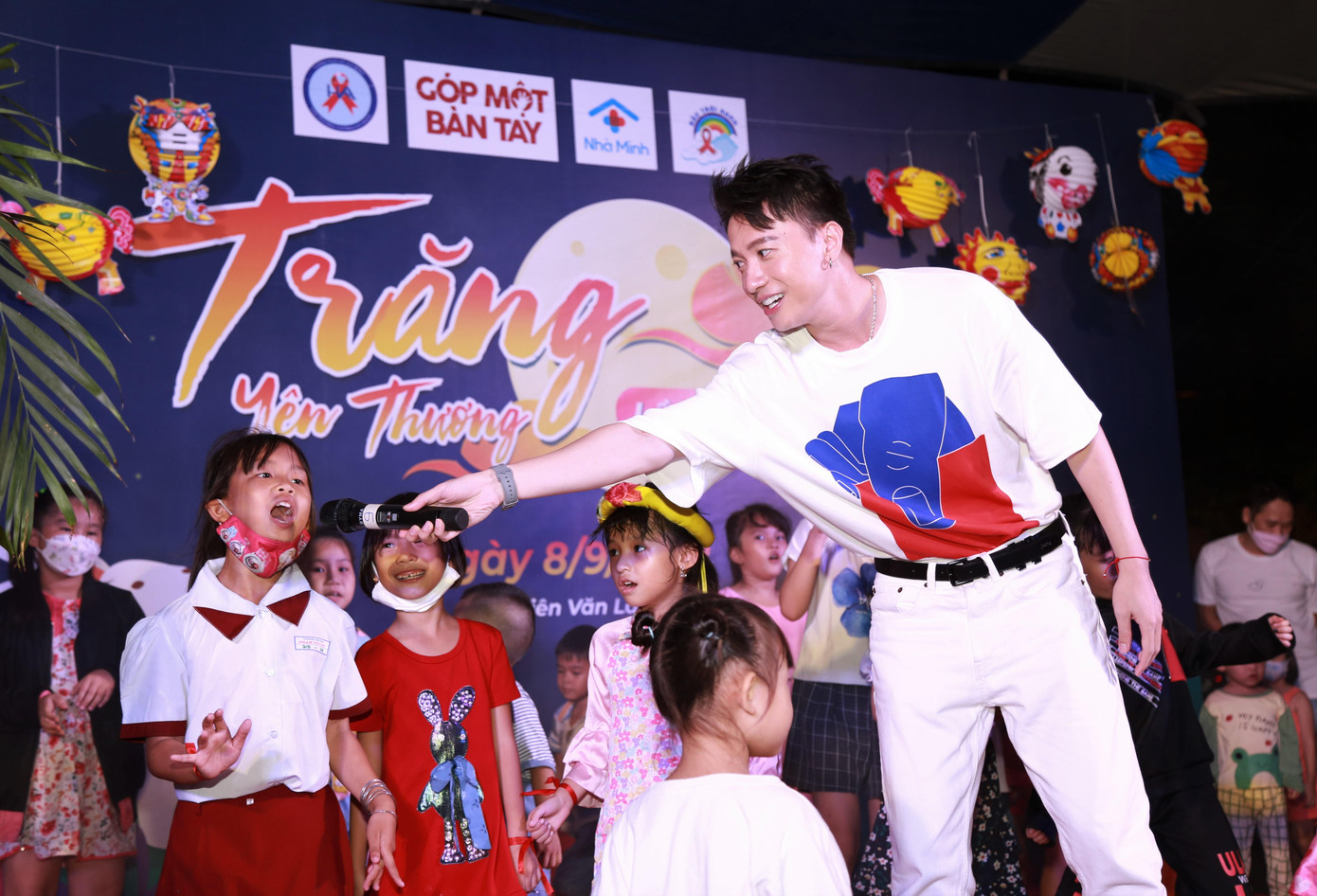 S.T Sơn Thạch gửi tặng các bạn nhỏ ca khúc quen thuộc "Bống bống bang bang".