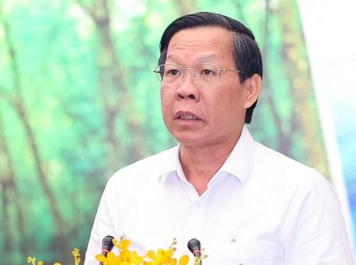 Chủ tịch UBND TPHCM Phan Văn Mãi trao đổi tại hội nghị. Chủ tịch UBND TPHCM Phan Văn Mãi trao đổi tại hội nghị.