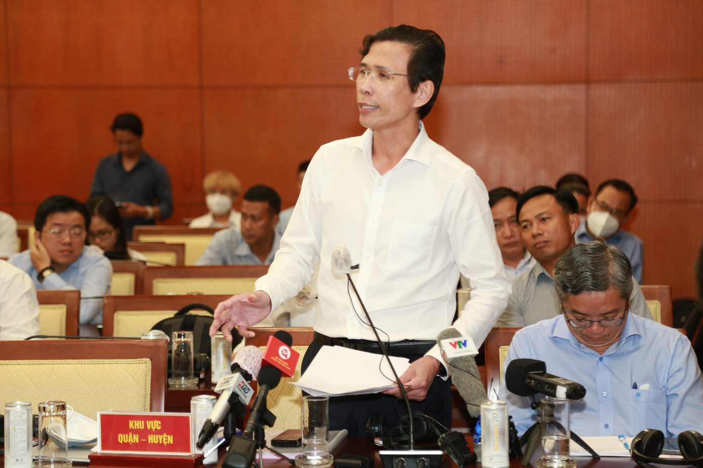 PGS.TS Nguyễn Anh Thi - Trưởng ban Ban Quản lý Khu Công nghệ cao TPHCM trao đổi tại hội nghị. Ảnh: Ngô Tùng