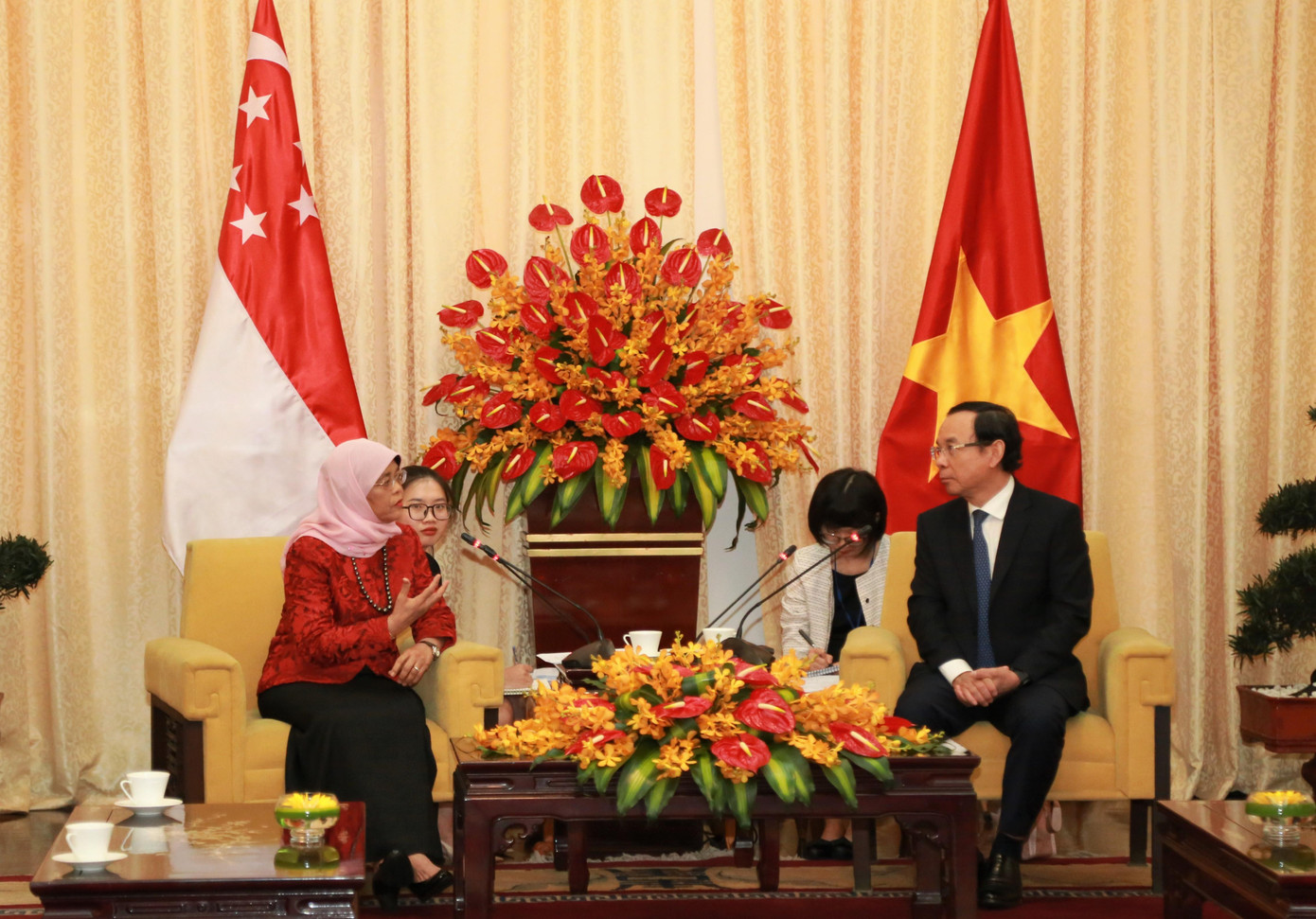 Tổng thống Halimah Yacob cho biết hiện rất nhiều doanh nghiệp Singapore mong muốn đầu tư tại TPHCM.