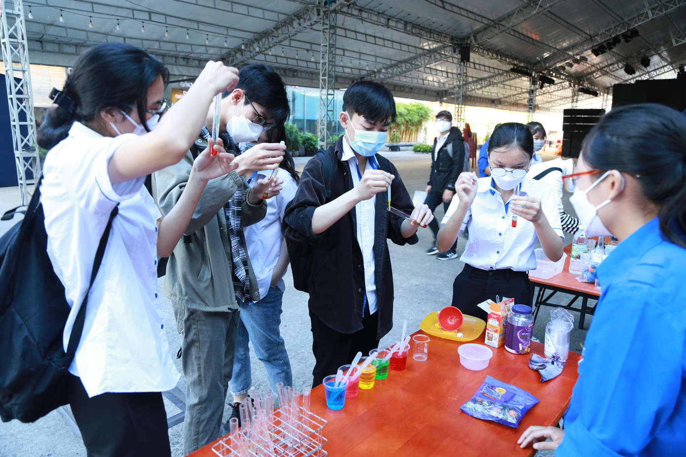 Bạn trẻ tham gia các hoạt động trong khuôn khổ Lễ hội Thanh niên ngày 25/3