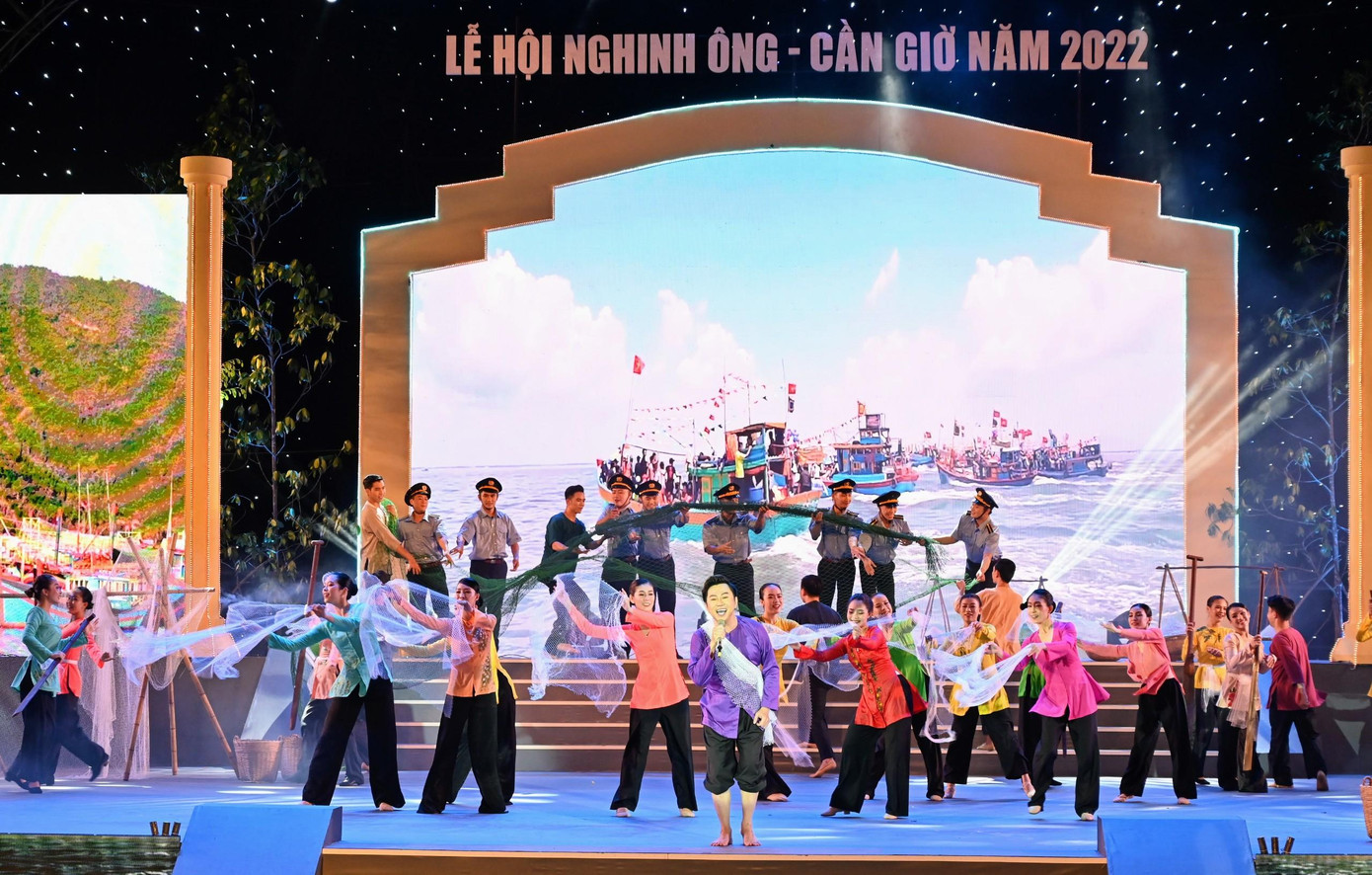 Các tiết mục văn nghệ đã khắc họa đời sống đặc trưng của miền biển Cần Giờ.