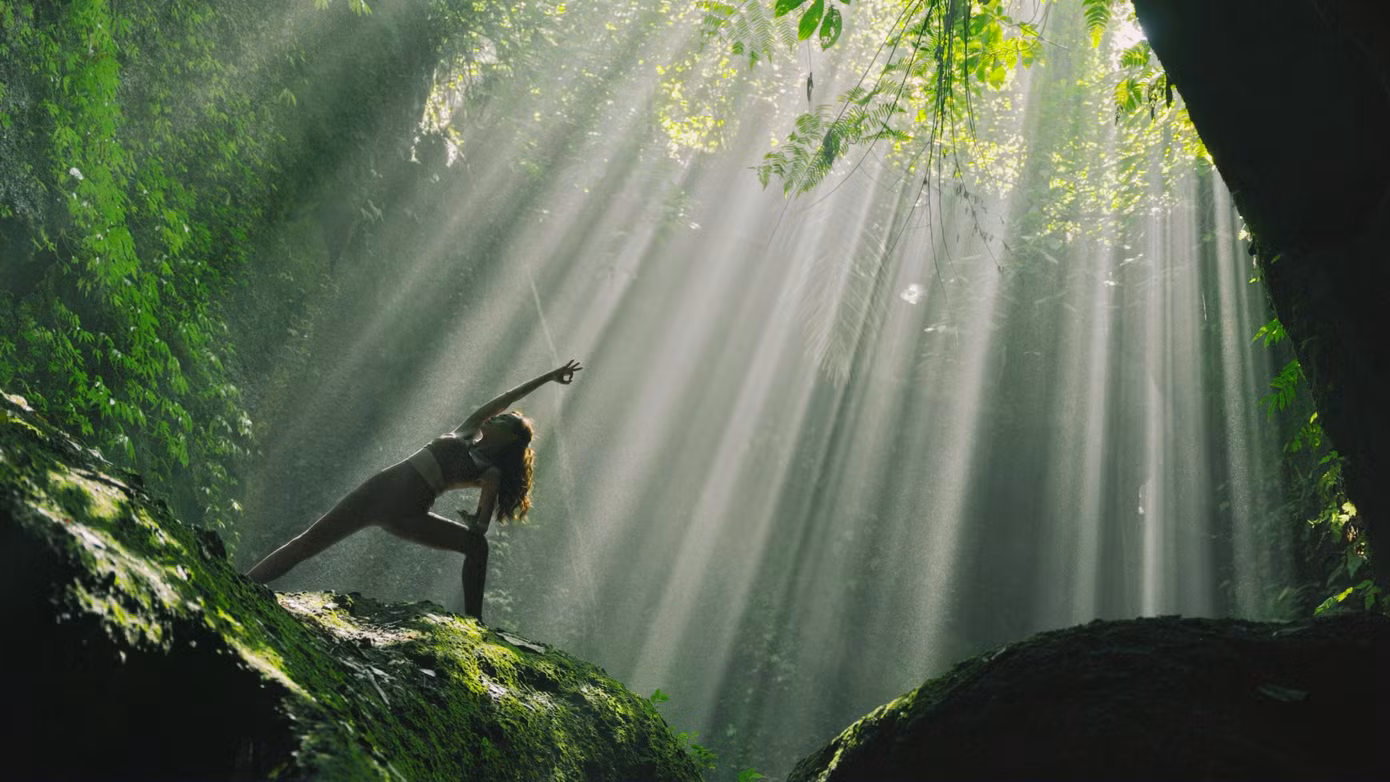 Hình ảnh vừa hùng vĩ vừa thơ mộng tại hang Tukad Cepung ở Bali.