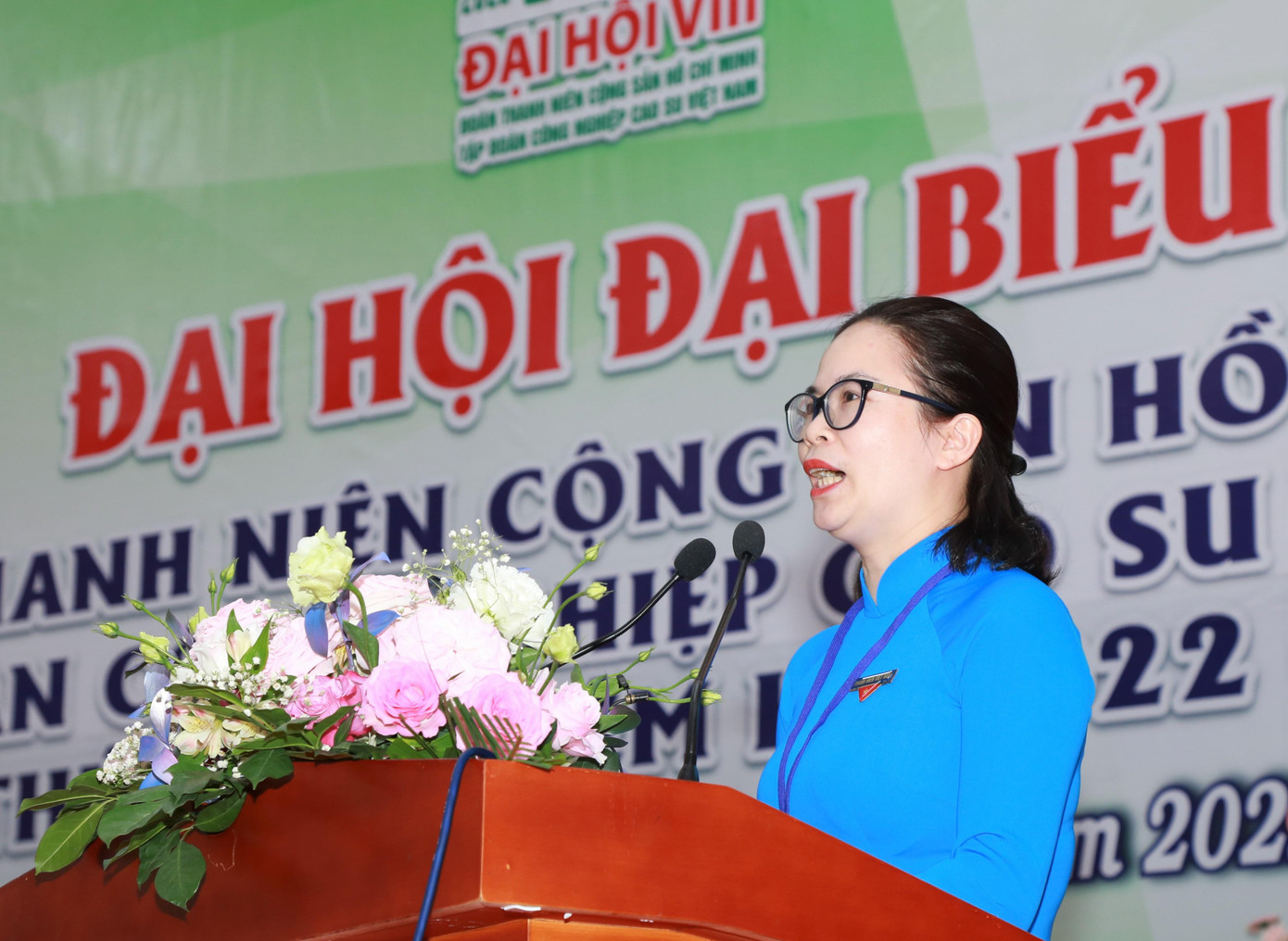 Chị Hoàng Thị Minh Thu, Bí thư Đoàn khối Doanh nghiệp trung ương phát biểu tại đại hội