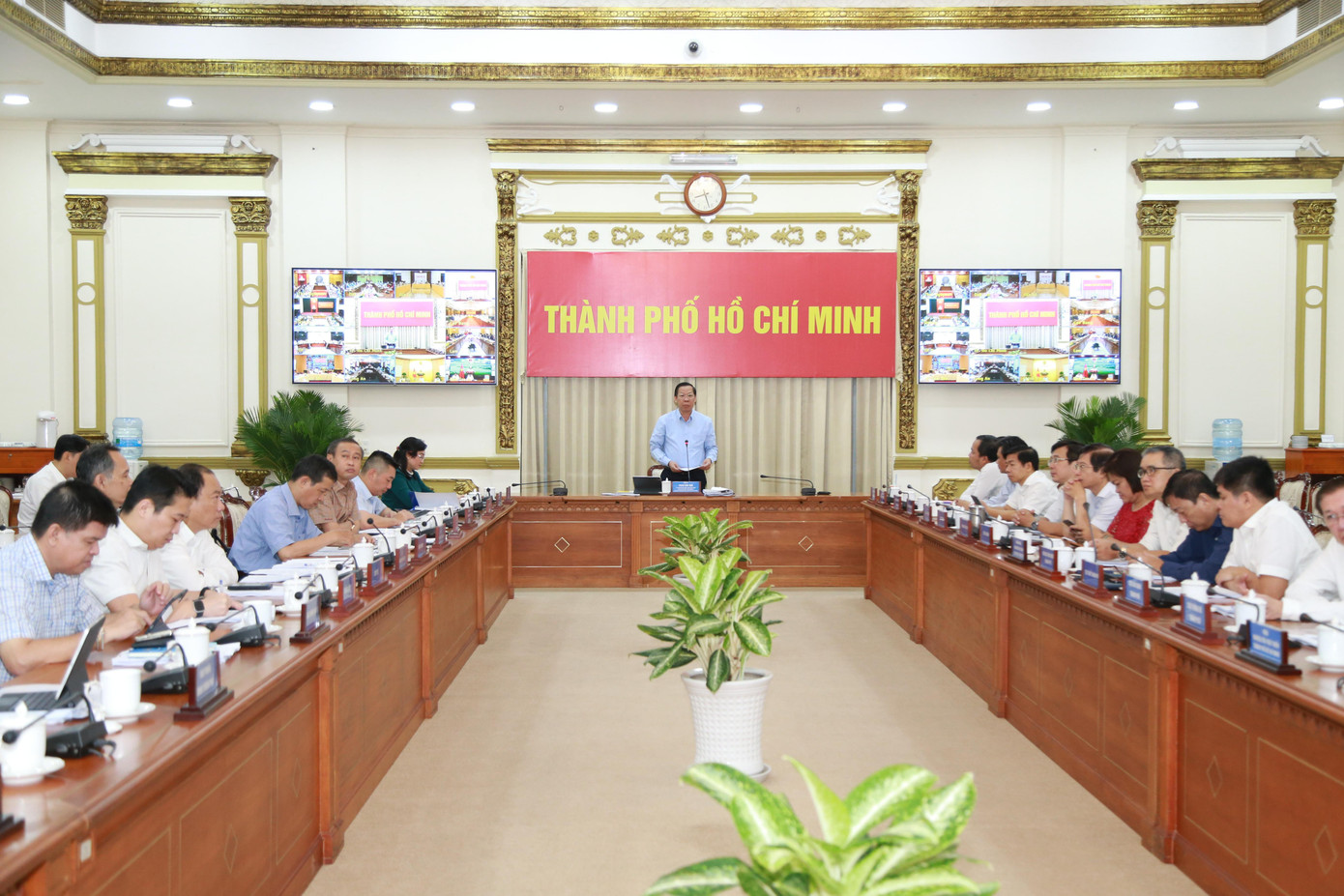 Quang cảnh buổi họp tại đầu cầu TPHCM. Quang cảnh buổi họp tại đầu cầu TPHCM.