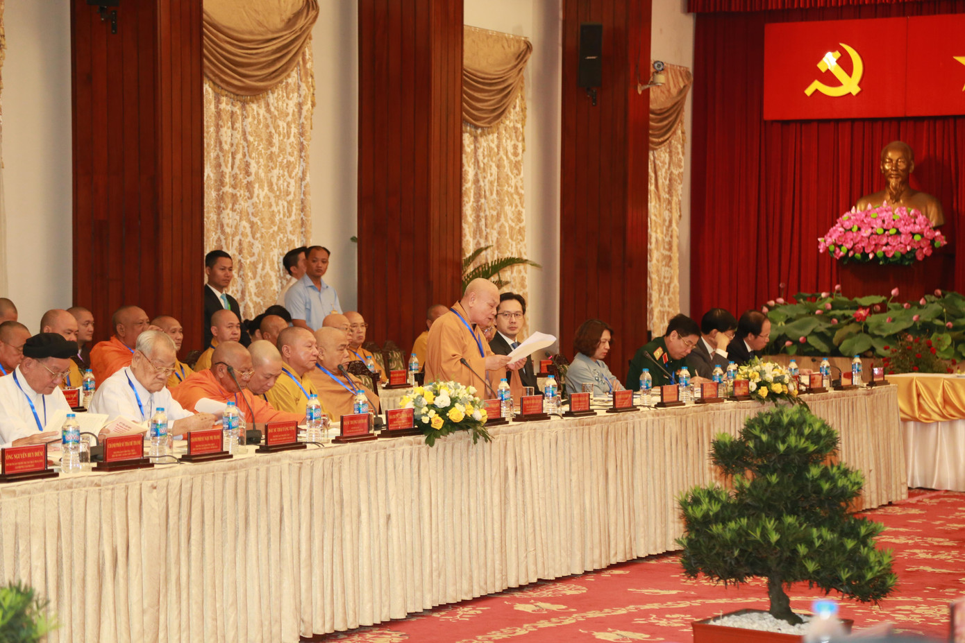 Hòa thượng Thích Thiện Nhơn - Chủ tịch Hội đồng trị sự Giáo hội Phật giáo Việt Nam phát biểu tại hội nghị.