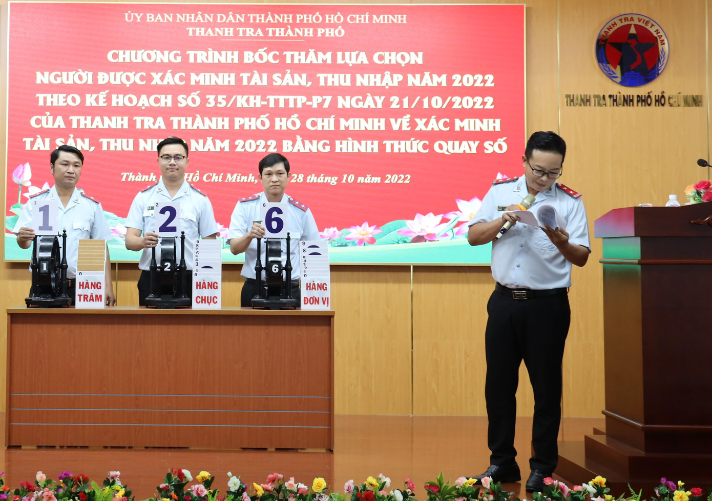 Thanh tra TPHCM tổ chức quay số, chọn ra 25 cán bộ được chọn xác minh tài sản, thu nhập.