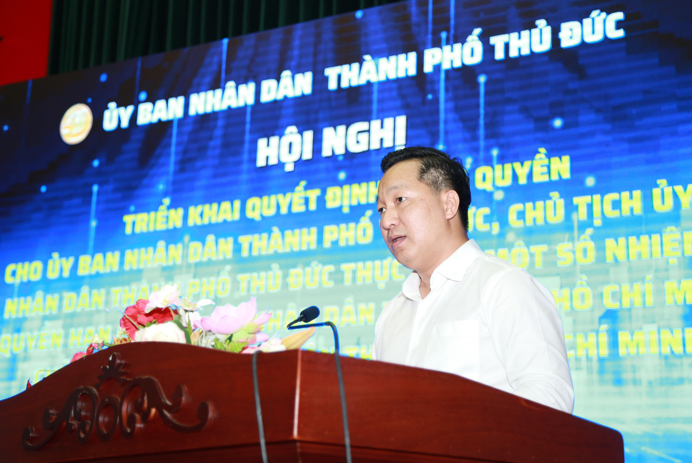 Chủ tịch UBND TP. Thủ Đức Hoàng Tùng. Chủ tịch UBND TP. Thủ Đức Hoàng Tùng.