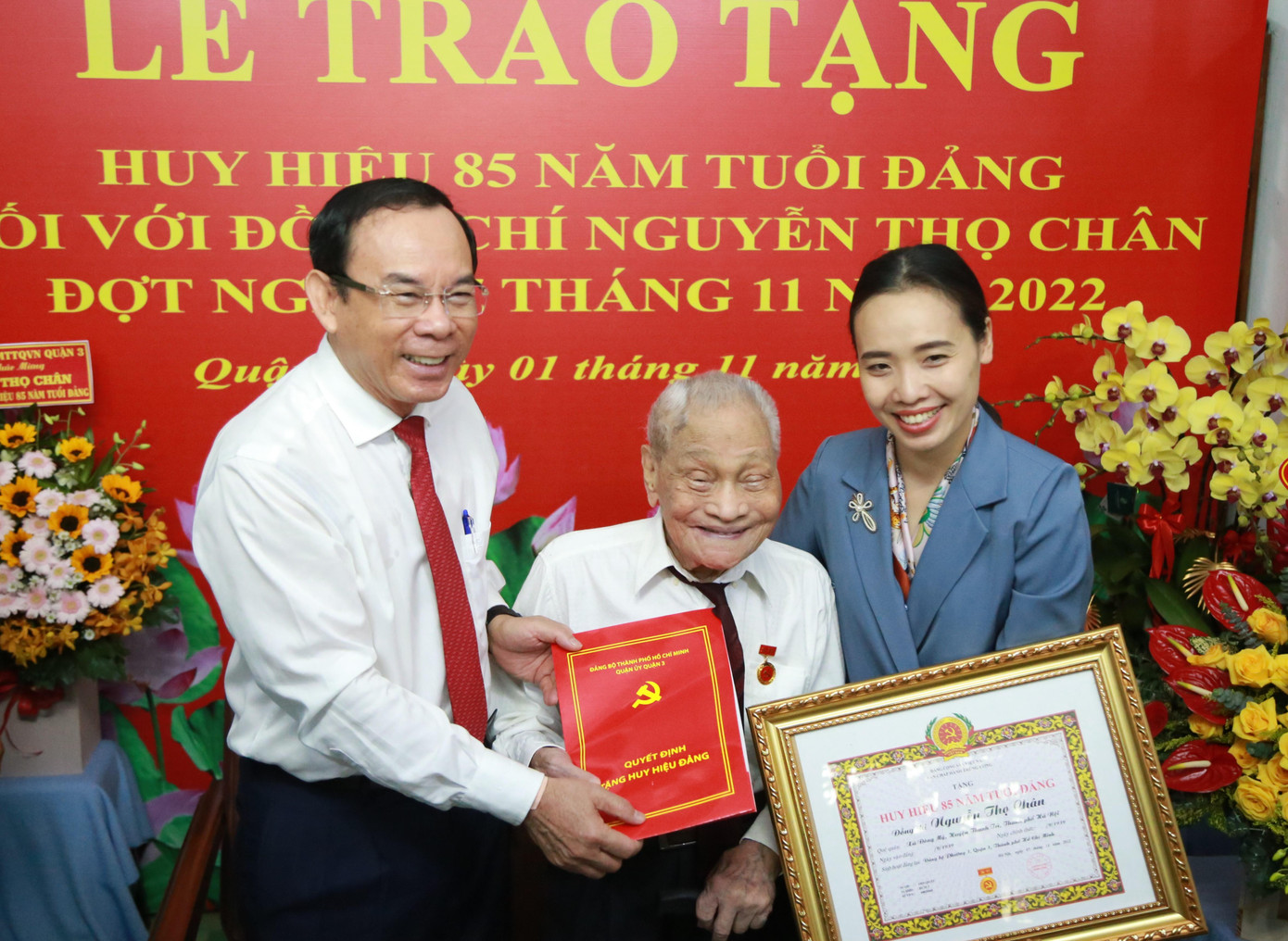 Đây là sự ghi nhận cao quý của Đảng đối với những cống hiến, đóng góp to lớn của người cán bộ lão thành cách mạng Nguyễn Thọ Chân. Đây là sự ghi nhận cao quý của Đảng đối với những cống hiến, đóng góp to lớn của người cán bộ lão thành cách mạng Nguyễn Thọ Chân.