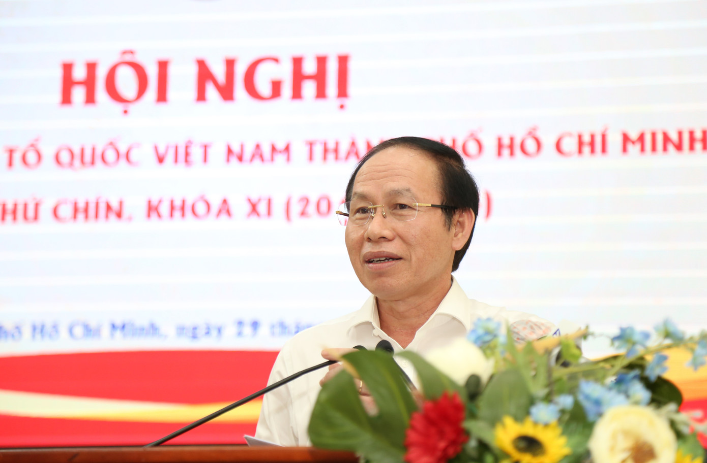 Phó Chủ tịch kiêm Tổng Thư ký Ủy ban Trung ương MTTQ Việt Nam Lê Tiến Châu phát biểu tại hội nghị. Ảnh: Ngô Tùng