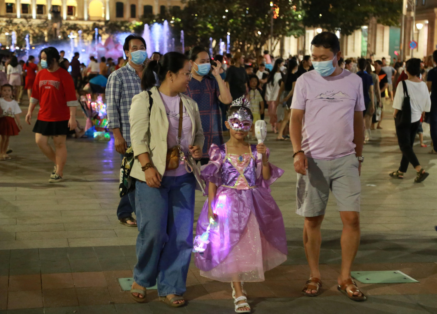 Một em bé trong tạo hình công chúa dễ thương. Một em bé trong tạo hình công chúa dễ thương.