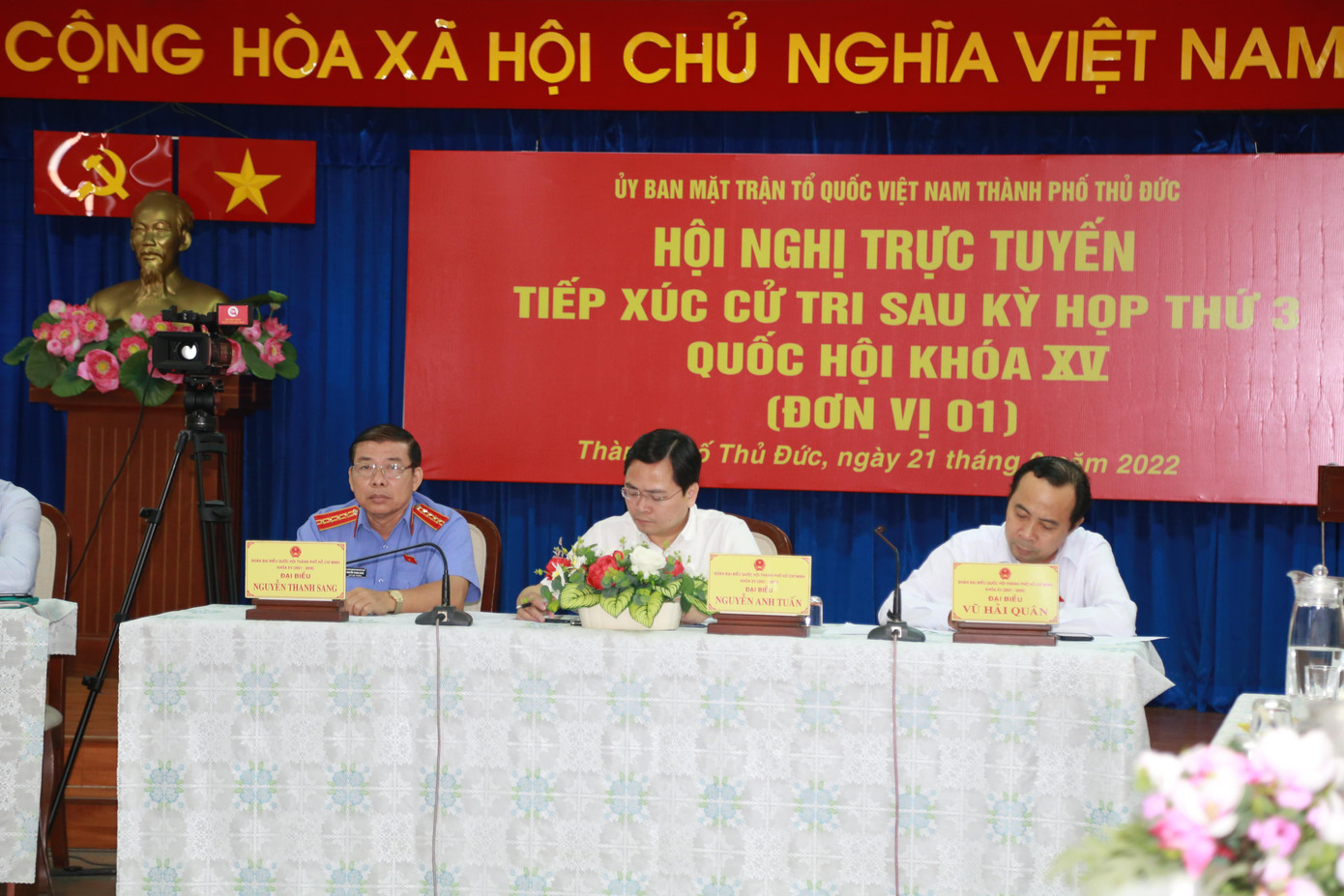 Các đại biểu tổ ĐBQH đơn vị 1 TPHCM tiếp xúc cử tri Thủ Đức theo hình thức trực tuyến. Ảnh: Ngô Tùng Các đại biểu tổ ĐBQH đơn vị 1 TPHCM tiếp xúc cử tri Thủ Đức theo hình thức trực tuyến. Ảnh: Ngô Tùng