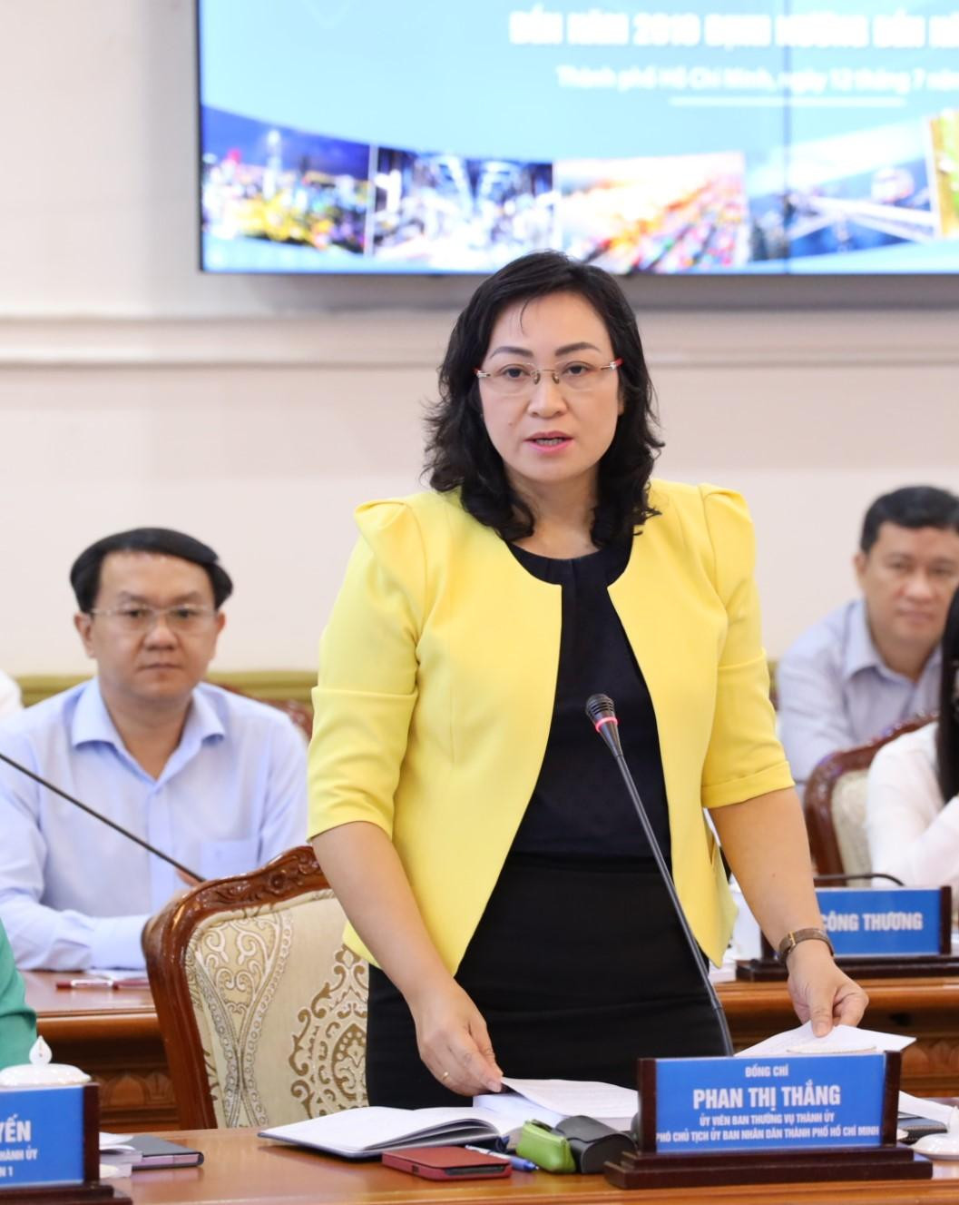 Phó Chủ tịch UBND TPHCM Phan Thị Thắng trao đổi tại buổi làm việc. Ảnh: Trung tâm Báo chí TPHCM.