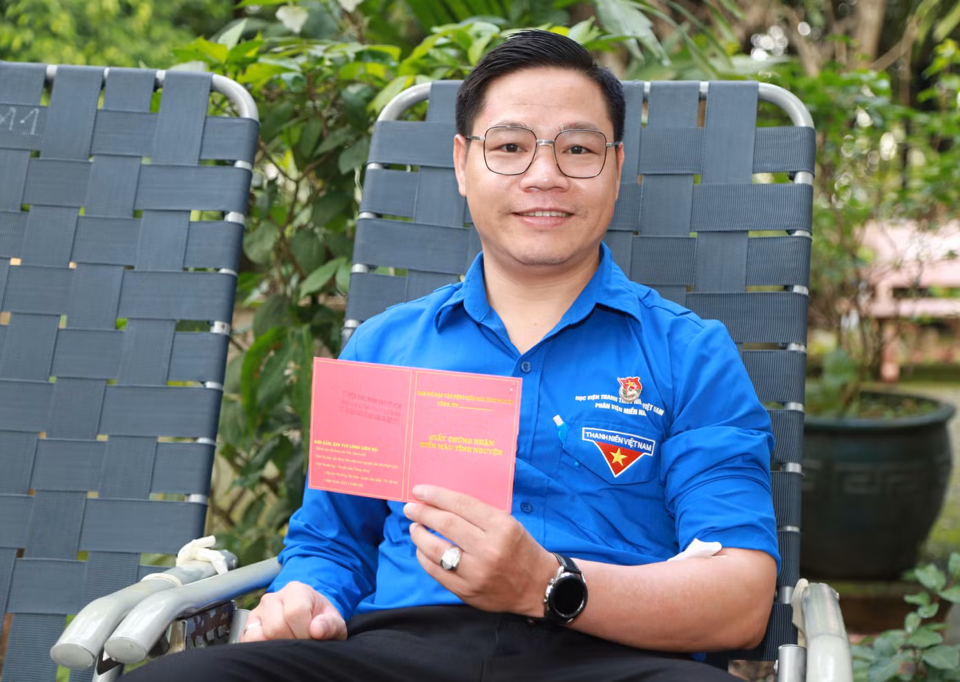 Thầy Tuyển hiến máu lần đầu tiên vào năm 2008 khi đang là sinh viên đại học năm thứ 2. Từ đó đến nay, thầy Tuyển duy trì thường xuyên hiến máu. "Trong suốt thời gian này, tôi cũng để ý tham gia những chương trình hiến máu như Hành trình Đỏ, Chủ nhật Đỏ...", ThS. Tuyển cho biết.