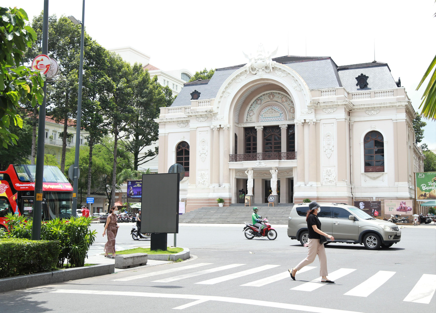 Từ nay đến năm 2023, phố đi bộ được mở ở vòng xoay Công trường Quốc tế, đường Phạm Ngọc Thạch, Công xã Paris (từ đường Lê Duẩn đến Nguyễn Du), Đồng Khởi (từ đường Nguyễn Du đến Lê Lợi), Lê Lợi (từ đường Nguyễn Huệ đến vòng xoay Quách Thị Trang), Phan Chu Trinh, Phan Bội Châu. Các tuyến này sẽ cấm các loại xe qua lại trong thời gian tổ chức phố đi bộ. Đối với đường Nguyễn An Ninh, Lưu Văn Lang, sẽ ưu tiên cho đi bộ, hạn chế xe đi lại.