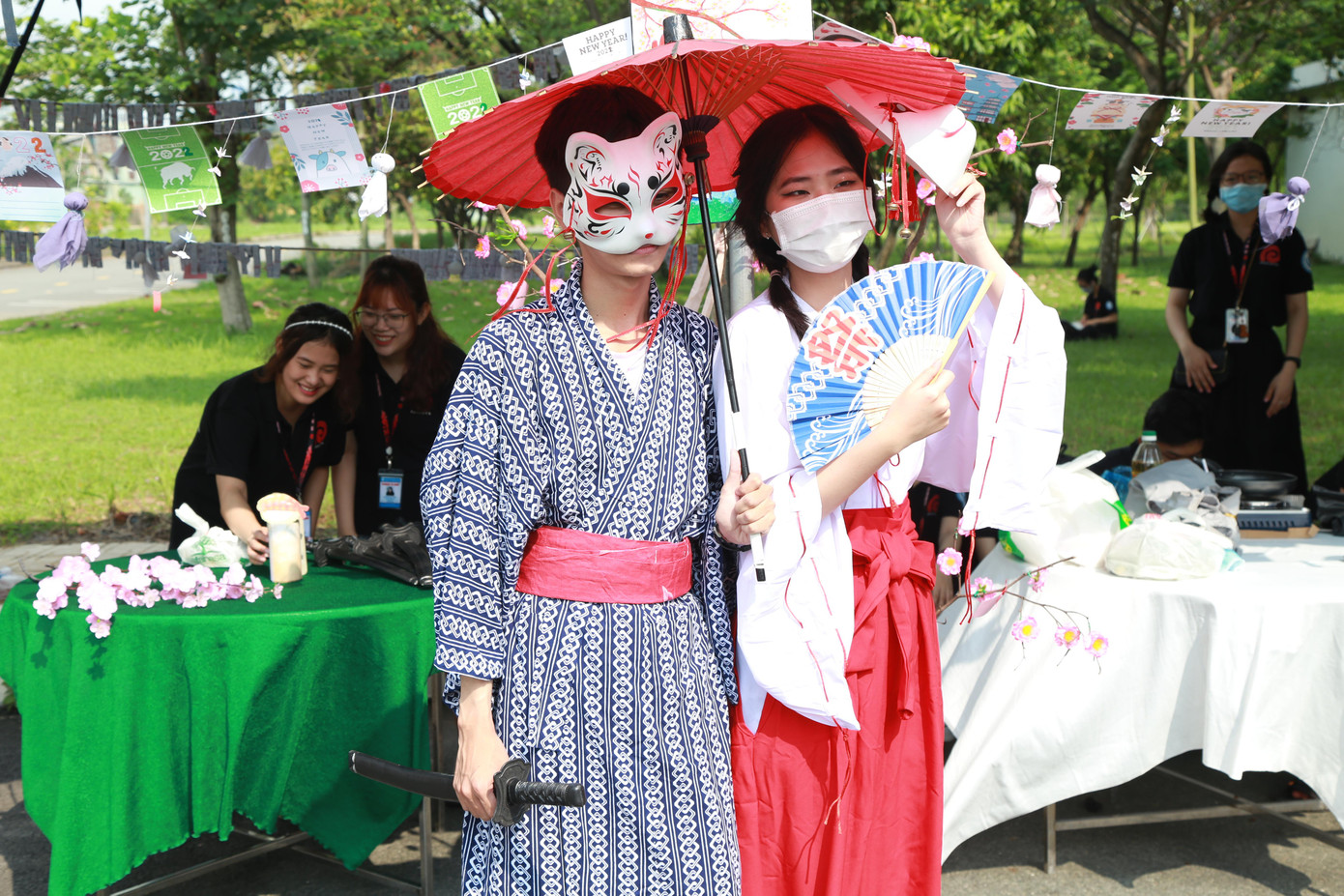 Bên cạnh nét văn hóa đặc trưng của 3 nước Đông Dương, bạn trẻ cũng mang đến ngày hội phong cách, điểm nhấn văn hóa của đất nước Mặt trời mọc Nhật Bản.
