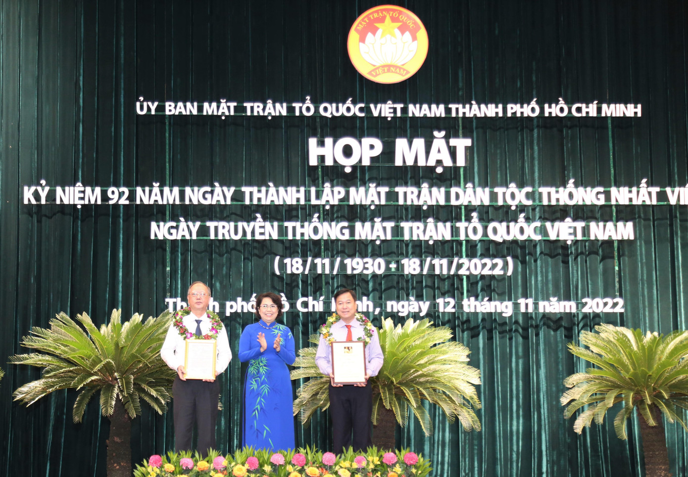 MTTQ Việt Nam TPHCM trao giải thưởng "Đại đoàn kết toàn dân tộc TPHCM" cho các cá nhân, tập thể tiêu biểu trong hoạt động, công tác mặt trận. MTTQ Việt Nam TPHCM trao giải thưởng "Đại đoàn kết toàn dân tộc TPHCM" cho các cá nhân, tập thể tiêu biểu trong hoạt động, công tác mặt trận.