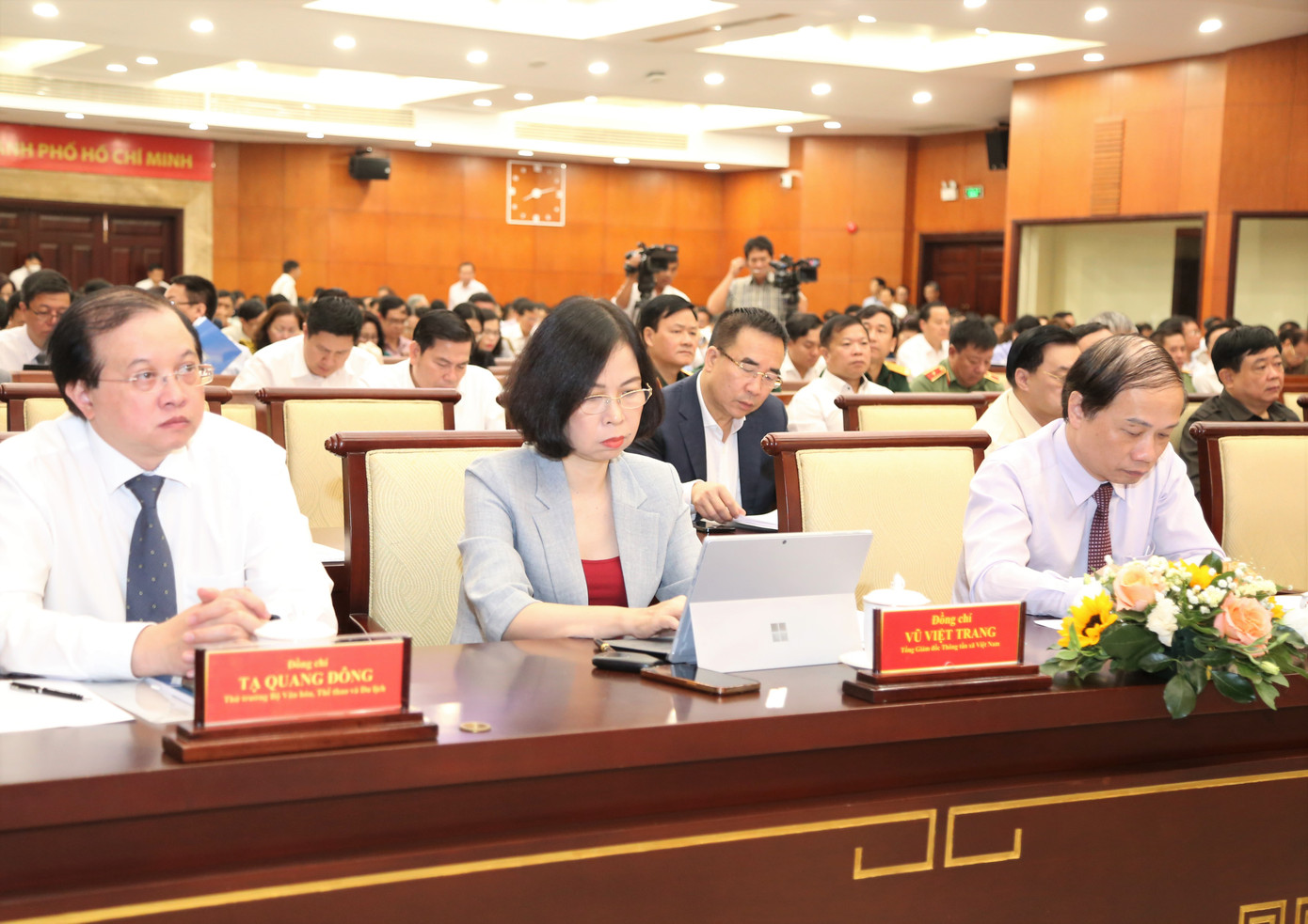 Đại biểu các ban, bộ ngành, cơ quan Trung ương dự hội nghị.