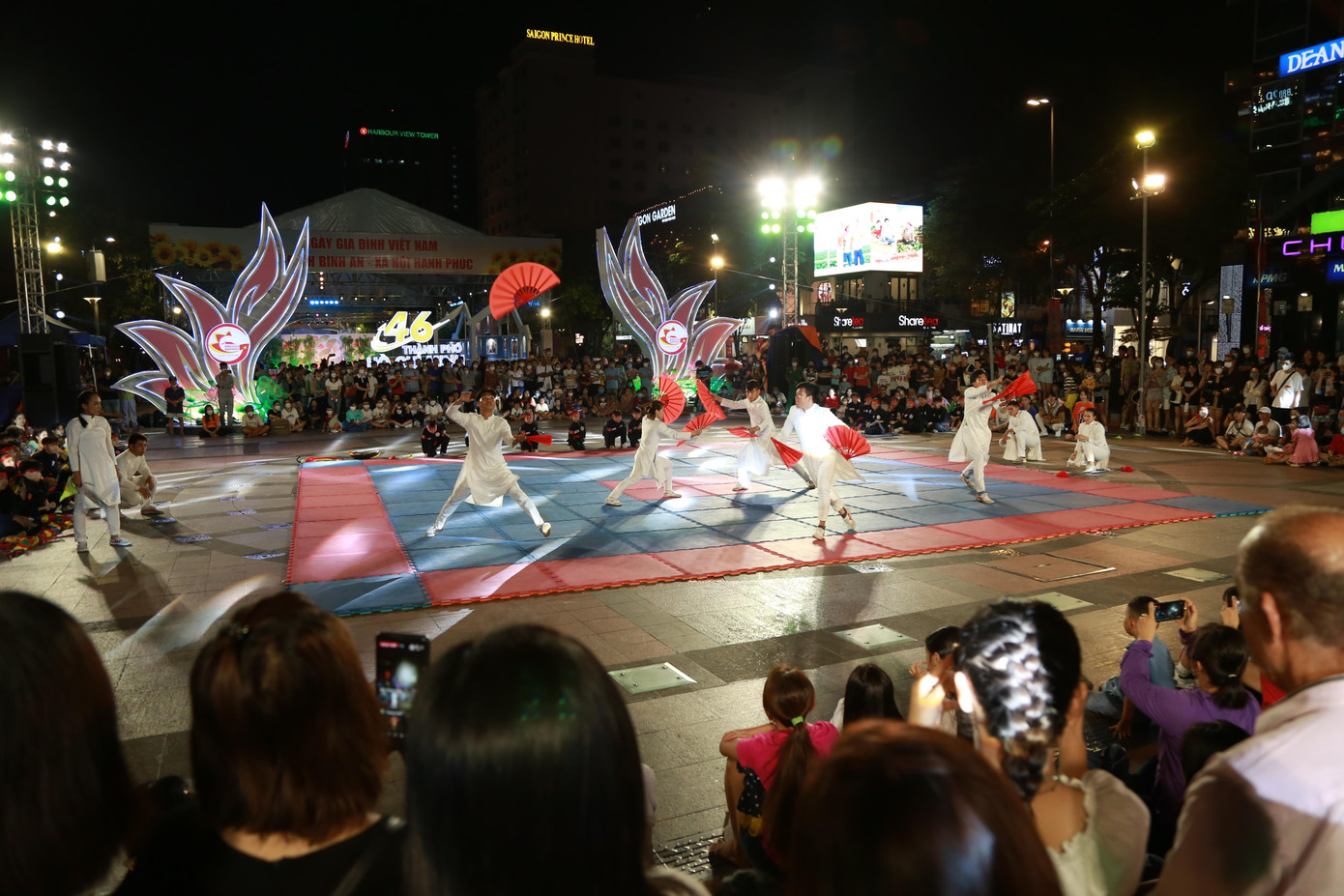 Cùng với Phố đi bộ Nguyễn Huệ đã được đưa vào vận hành từ năm 2015, việc mở thêm nhiều tuyến phố đi bộ sẽ tạo thêm các điểm nhấn cảnh quan đô thị để có thể thu hút du khách đến với TPHCM, đặc biệt là tại khu vực trung tâm.