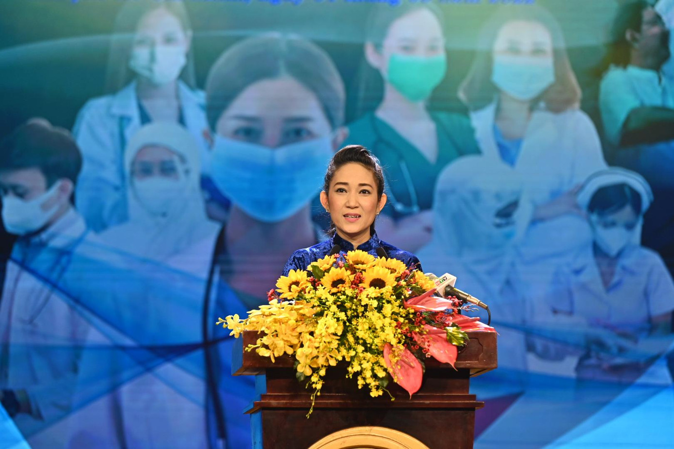 NSƯT Thanh Thúy chia sẻ tại chương trình - Ảnh: Quốc Thanh