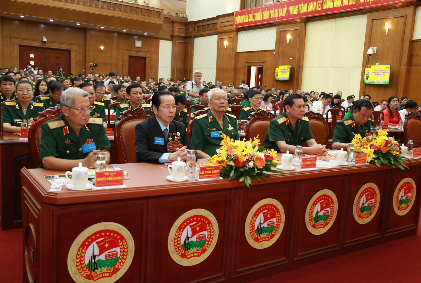 Gần 300 đại biểu cùng lãnh đạo trung ương và TPHCM dự đại hội. Ảnh: Ngô Tùng Gần 300 đại biểu cùng lãnh đạo trung ương và TPHCM dự đại hội. Ảnh: Ngô Tùng