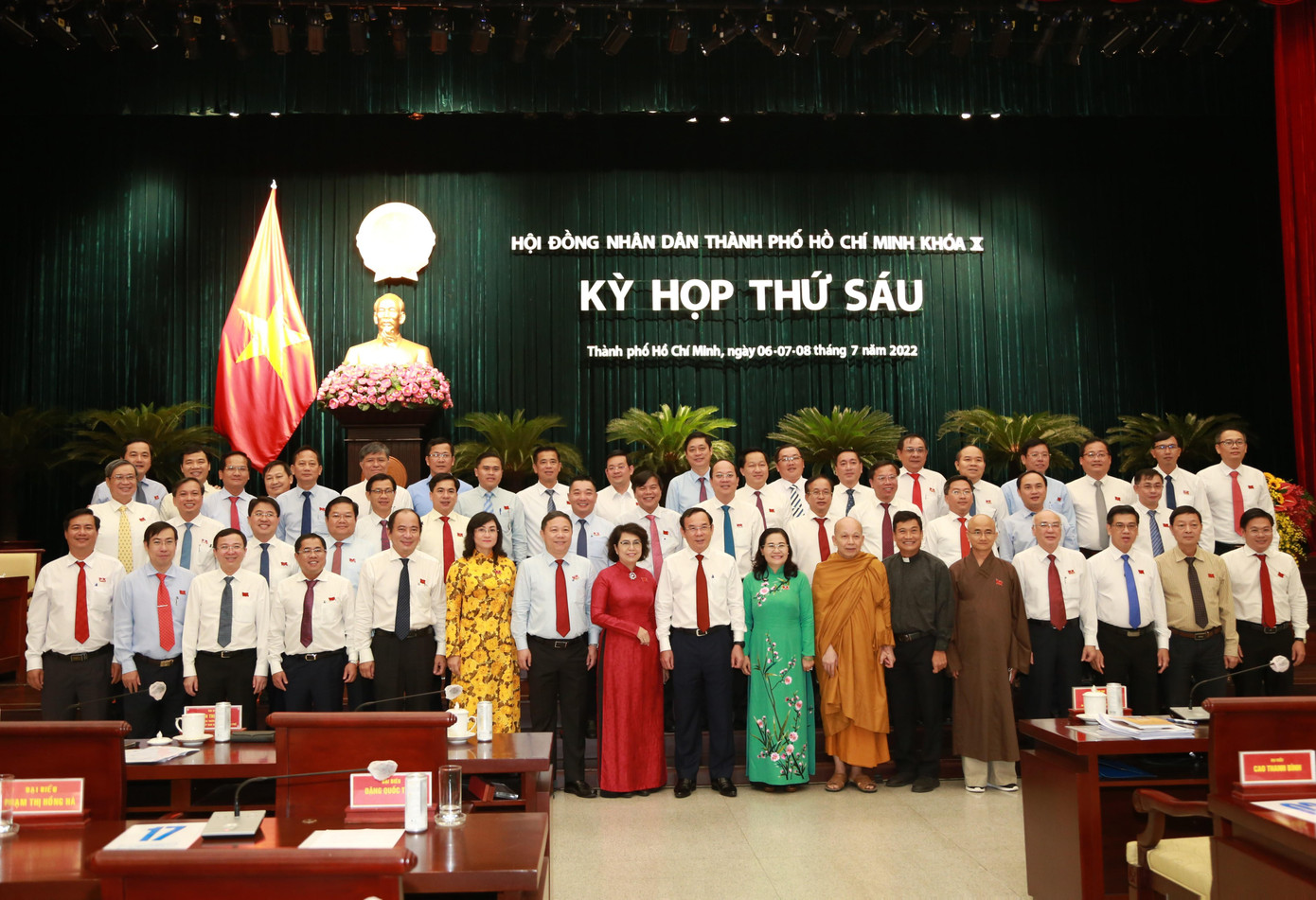 Bí thư Thành ủy TPHCM Nguyễn Văn Nên cùng các đại biểu tại kỳ họp. Ảnh: Ngô Tùng Bí thư Thành ủy TPHCM Nguyễn Văn Nên cùng các đại biểu tại kỳ họp. Ảnh: Ngô Tùng