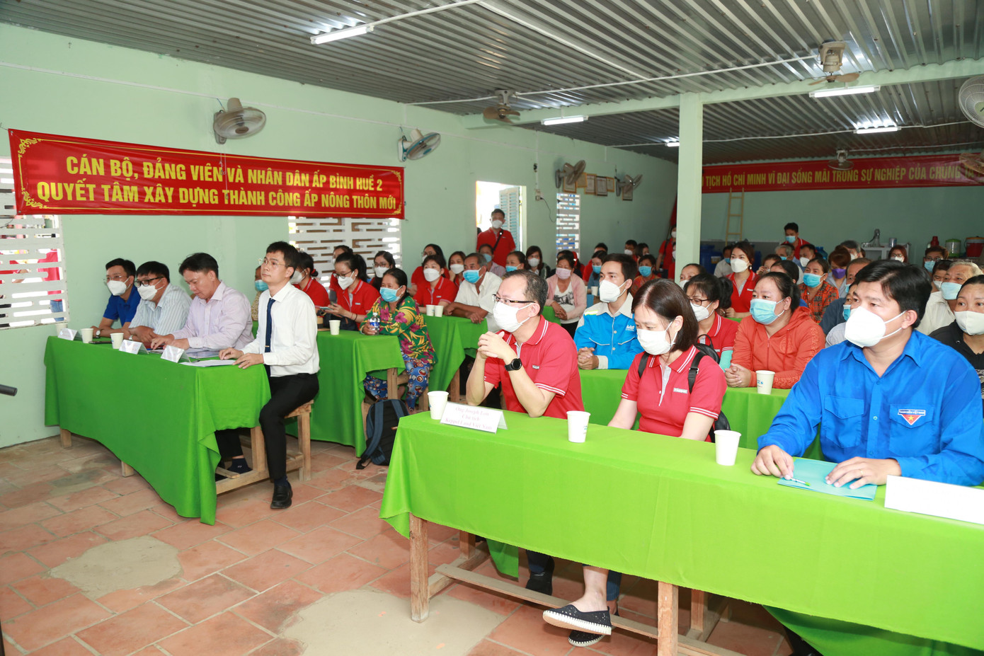 Lãnh đạo chính quyền địa phương, đơn vị đồng hành Công ty TNHH Keppel Land Việt Nam tại chương trình.
