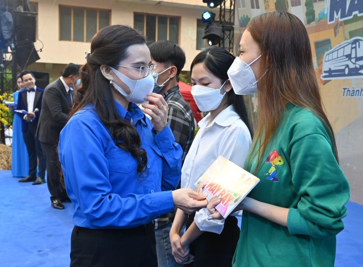 'Mang Tết về nhà' hỗ trợ sinh viên, thanh niên, người lao động về quê đón Tết ảnh 3 'Mang Tết về nhà' hỗ trợ sinh viên, thanh niên, người lao động về quê đón Tết ảnh 3