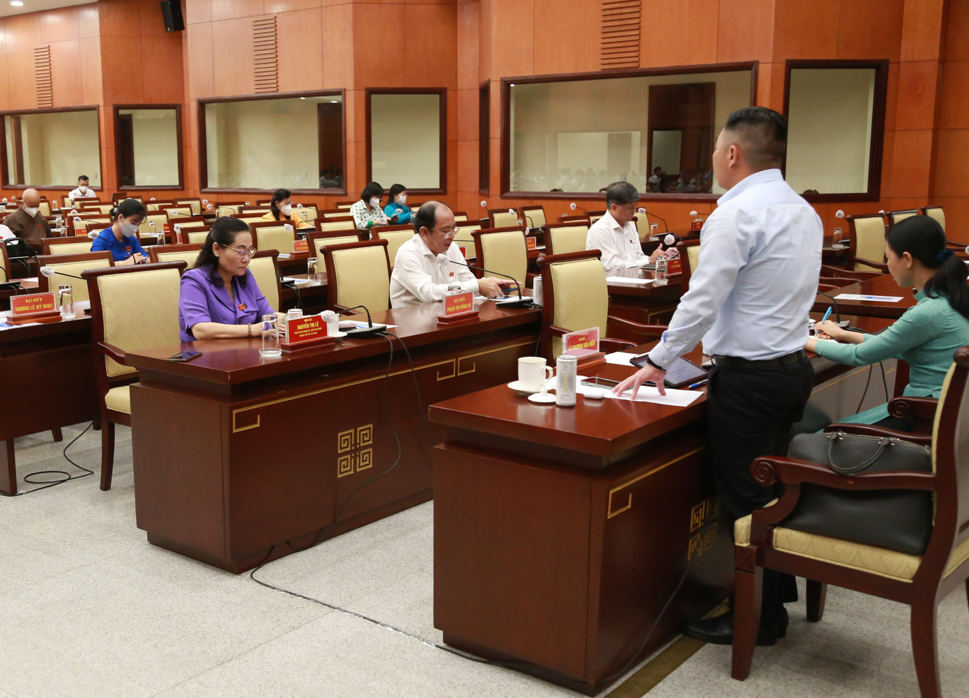 Chiều 6/7, đại biểu dự kỳ họp tham gia thảo luận theo tổ.