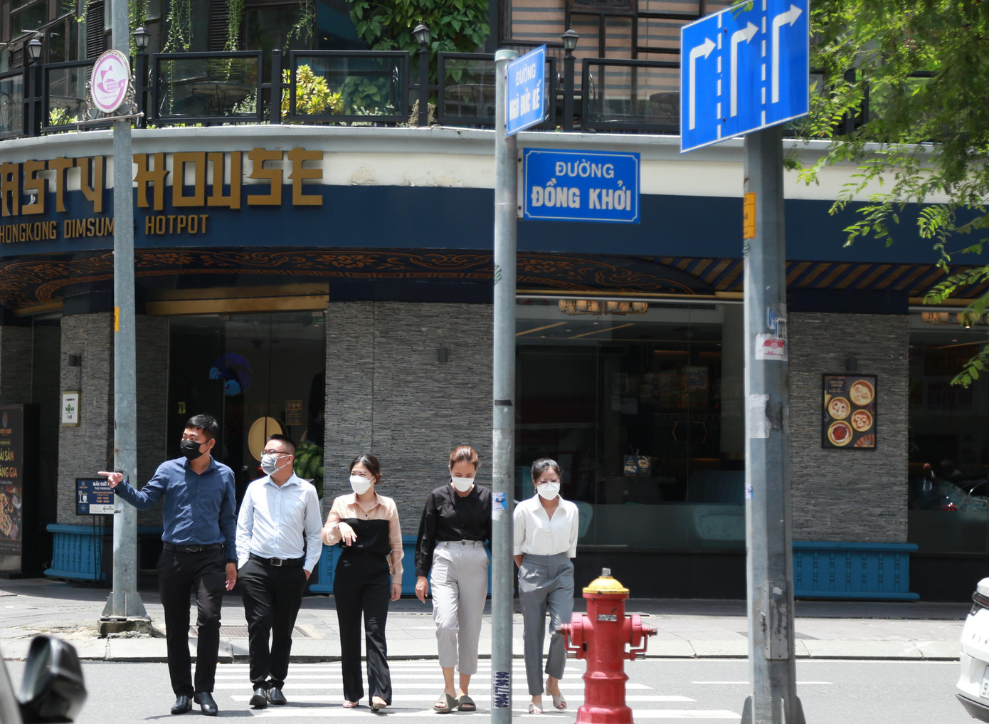 Theo đề án, đường Đồng Khởi là một trong những những tuyến đường trung tâm có tổ chức phố đi bộ kết nối với các trục giao thông nội ô lân cận khác.