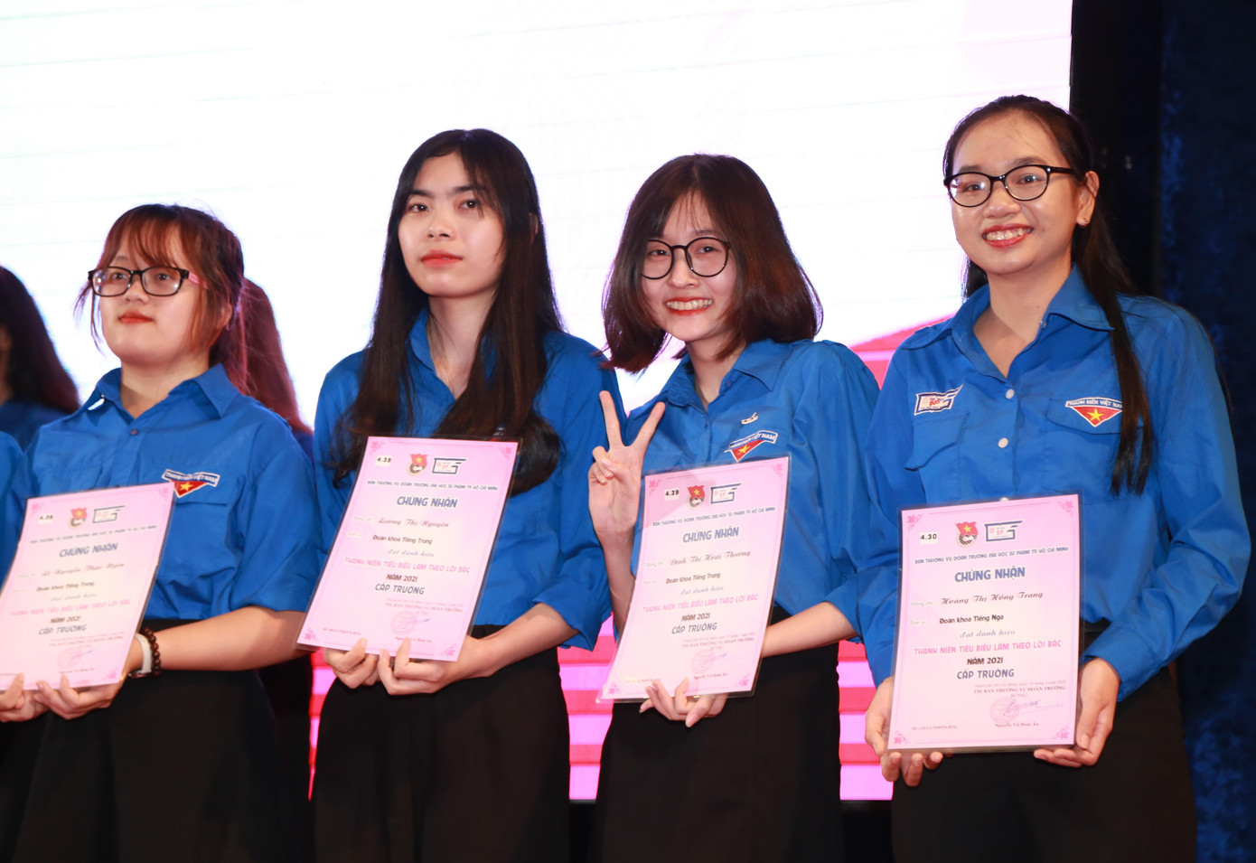 Tuyên dương 151 thanh niên tiêu biểu làm theo lời Bác. Tuyên dương 151 thanh niên tiêu biểu làm theo lời Bác.