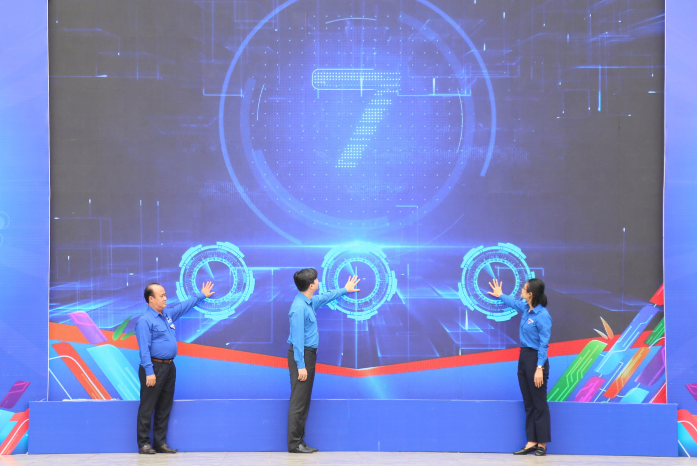 Lãnh đạo Trung ương Đoàn, Thành Đoàn TPHCM phát động chuỗi hoạt động chào mừng thành công Đại hội Đoàn toàn quốc lần thứ XII tại thành phố Bác. Lãnh đạo Trung ương Đoàn, Thành Đoàn TPHCM phát động chuỗi hoạt động chào mừng thành công Đại hội Đoàn toàn quốc lần thứ XII tại thành phố Bác.