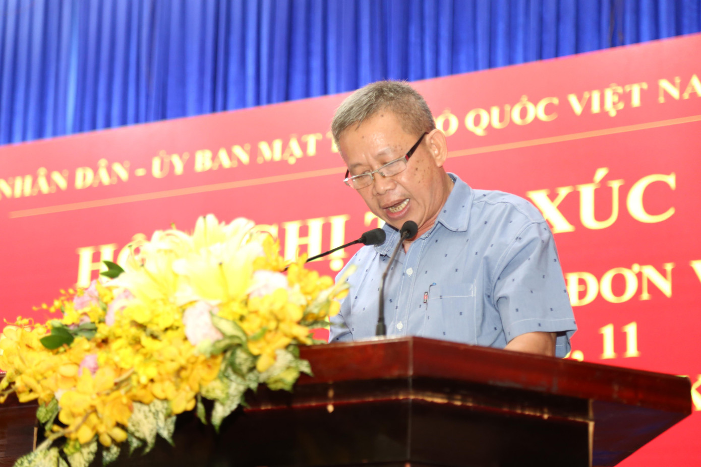 Cử tri Lương Lai nêu ý kiến tại hội nghị. Cử tri Lương Lai nêu ý kiến tại hội nghị.